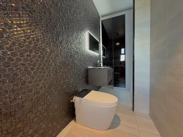 6 Bedroom Property for Sale in Sandown Western Cape
